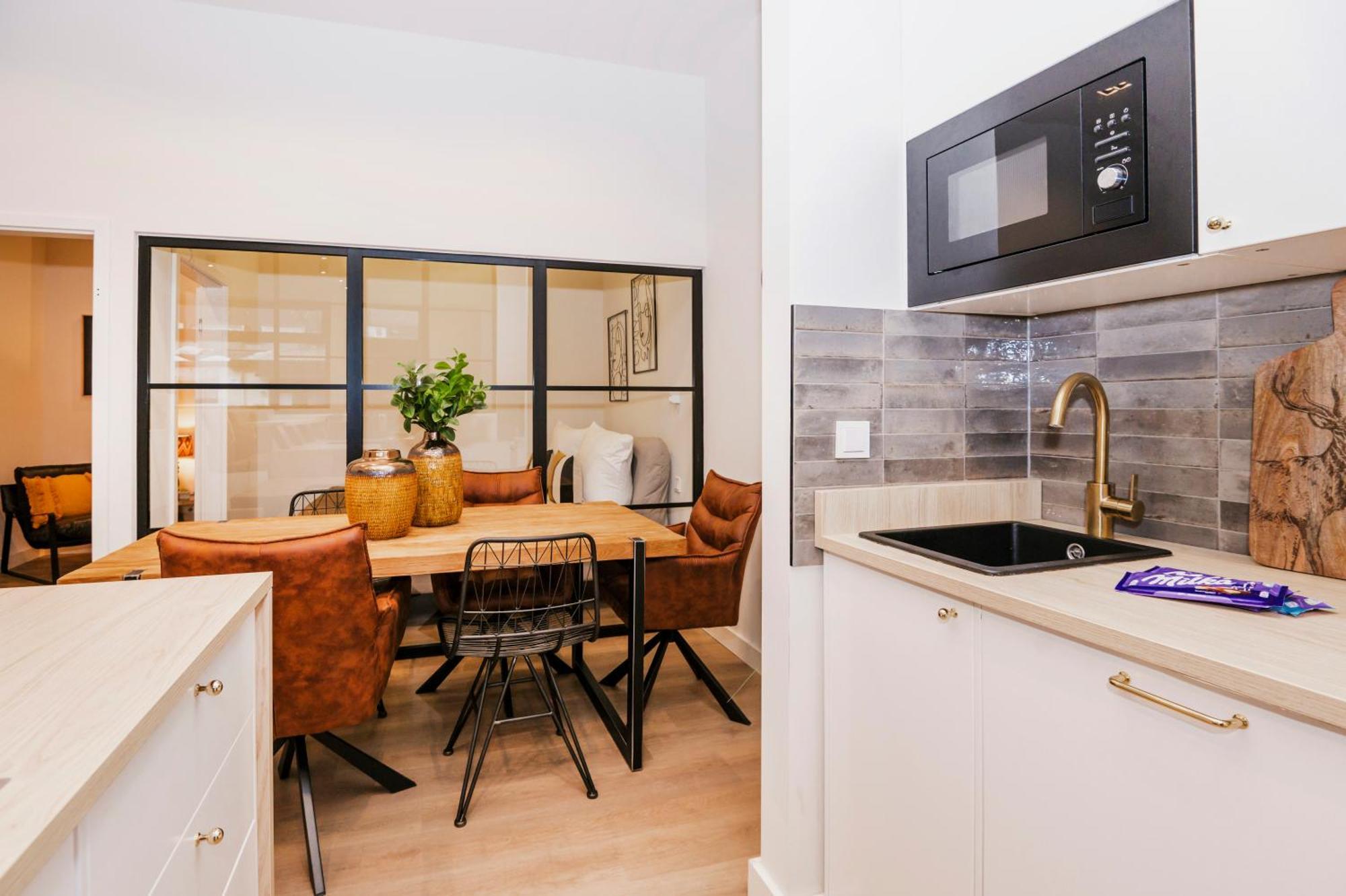S331 - Luxurious Two Bedroom Duplex Apartment In Köln Eksteriør billede